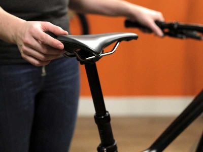 Die Vario-Stütze am Mountainbike selbst einstellen