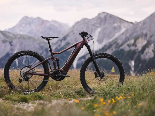 Bicycling Names Intrigue E+ Pro Best Women’s E-MTB!