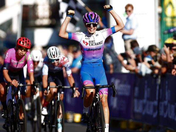 Roseman-Gannon Sprints to Australian Crit Championship!
