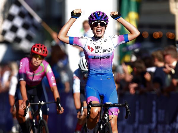 Ruby Roseman-Gannon Wins Australian Criterium Championships!
