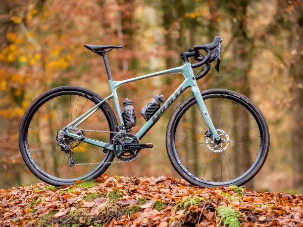 Wielerflits test "GIANT REVOLT ADVANCED 0: EEN VEELZIJDIGE GRAVELBIKE "