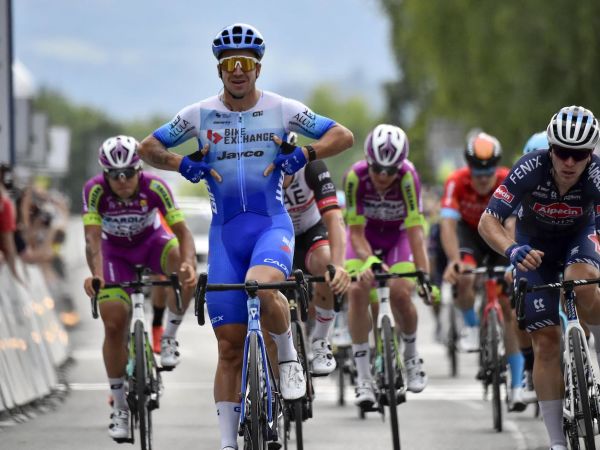 Groenewegen, Matthews Build Momentum for Team BikeExchange-Jayco
