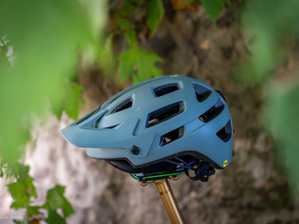 giant rail sx mips helmet