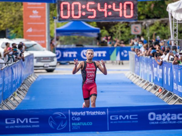 Mislawchuk Wins World Triathlon Cup Huatulco!