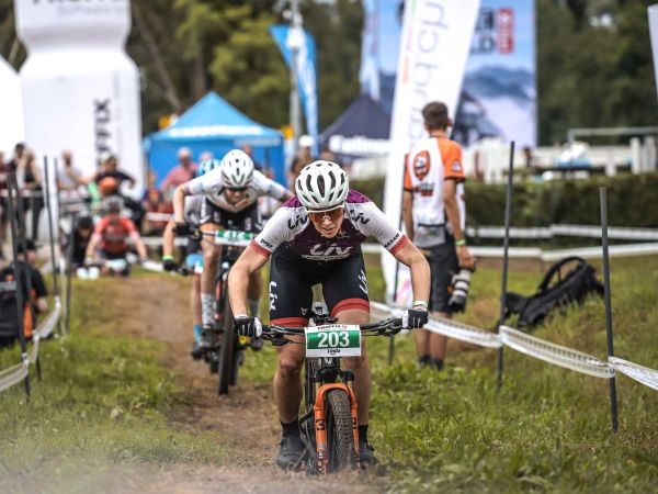 Linda Indergand racing to second at Swiss Bike Cup Basel