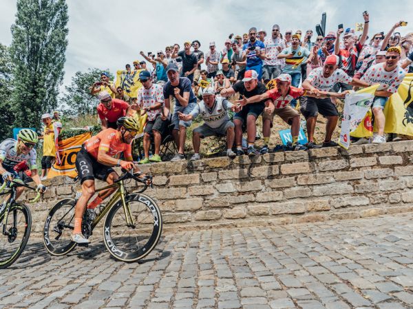 Van Avermaet Scores KOM Jersey at Tour de France Opener!