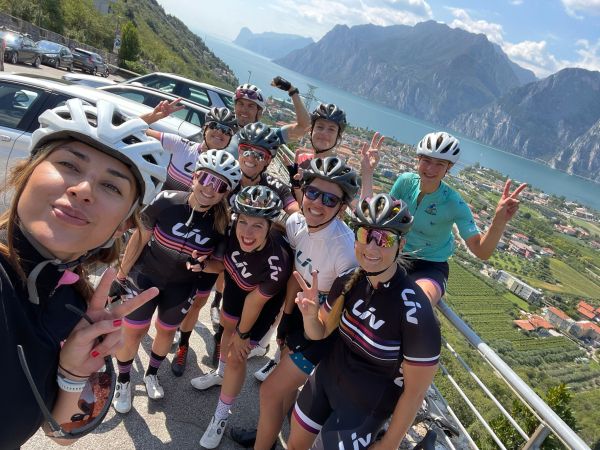 Liv Frauenteam auf GBI Rennrad Transalp