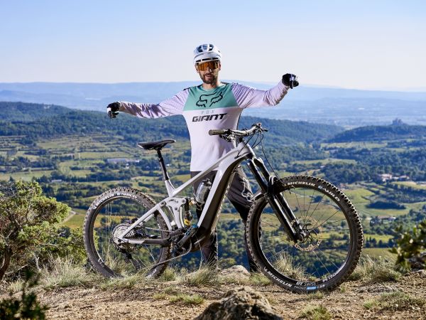 Jey Maréchal a testé le nouveau Giant Reign E+