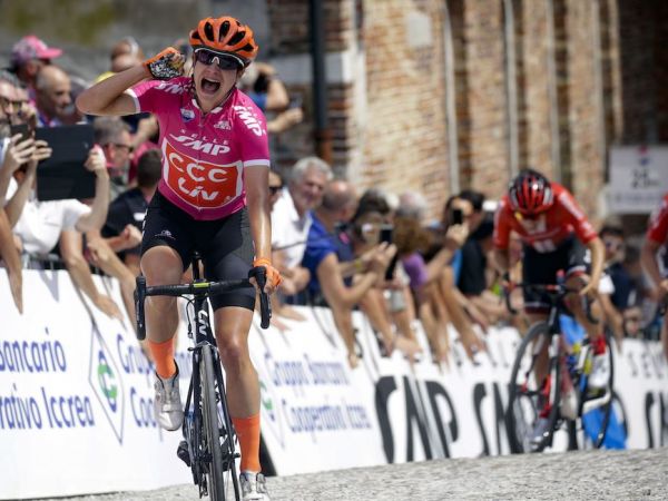 Vos Closes Out Giro Rosa With a 4th Stage Win!