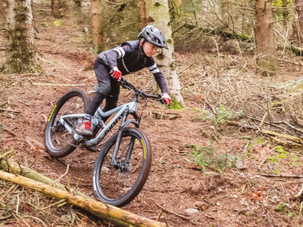 Vélo Tout Terrain a testé le Trance Junior 26