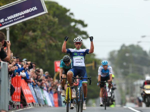 Brendan Johnston wins the 2020 Melb...