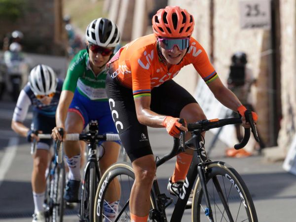 Vos Wins Giro Rosa Stage 3!