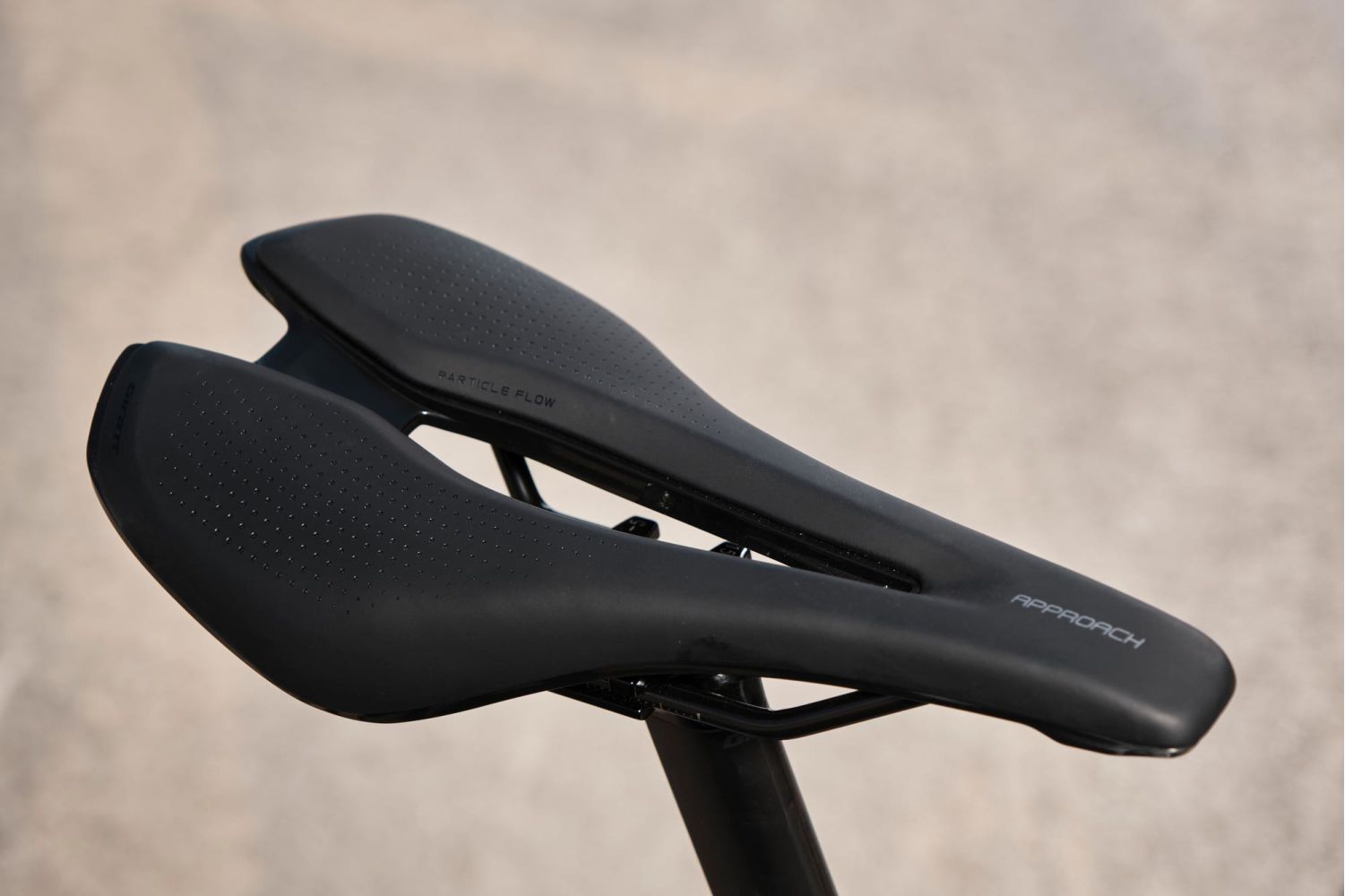 giant approach saddle