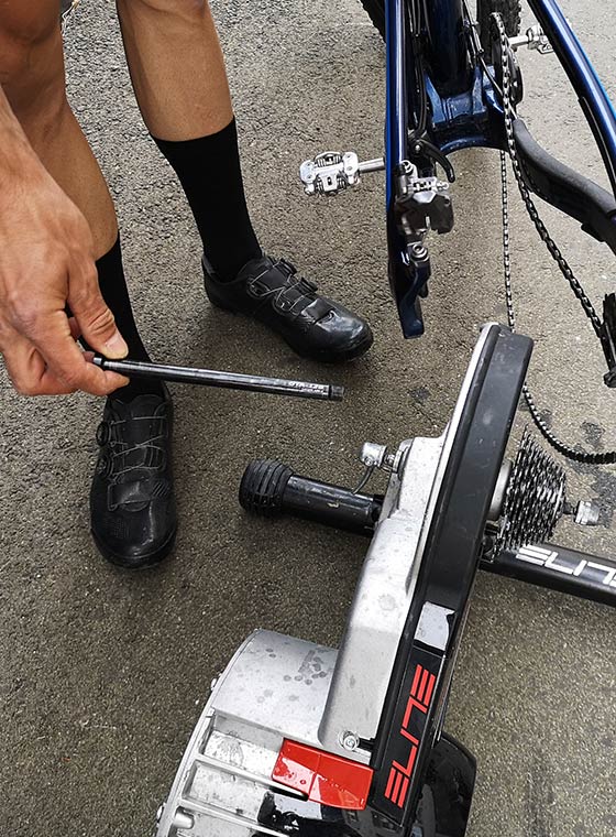 giant bicycle trainer