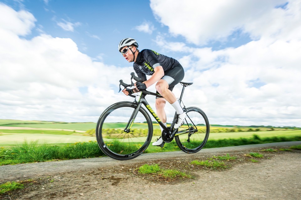 BikeRadar TCR Advanced Pro Offers "Sublime Ride Quality" Giant