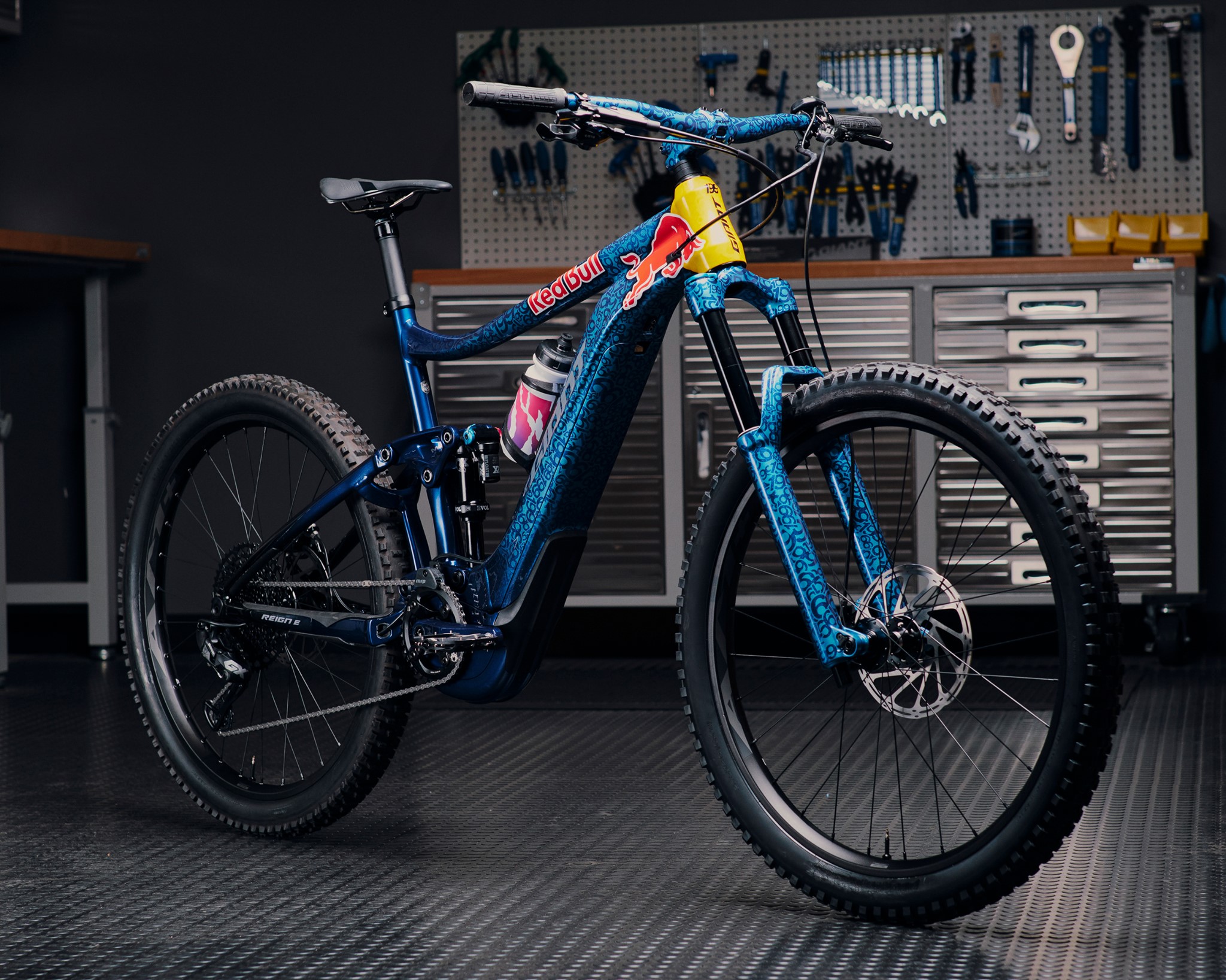 giant glory 1 2017 full suspension mountain bike blue