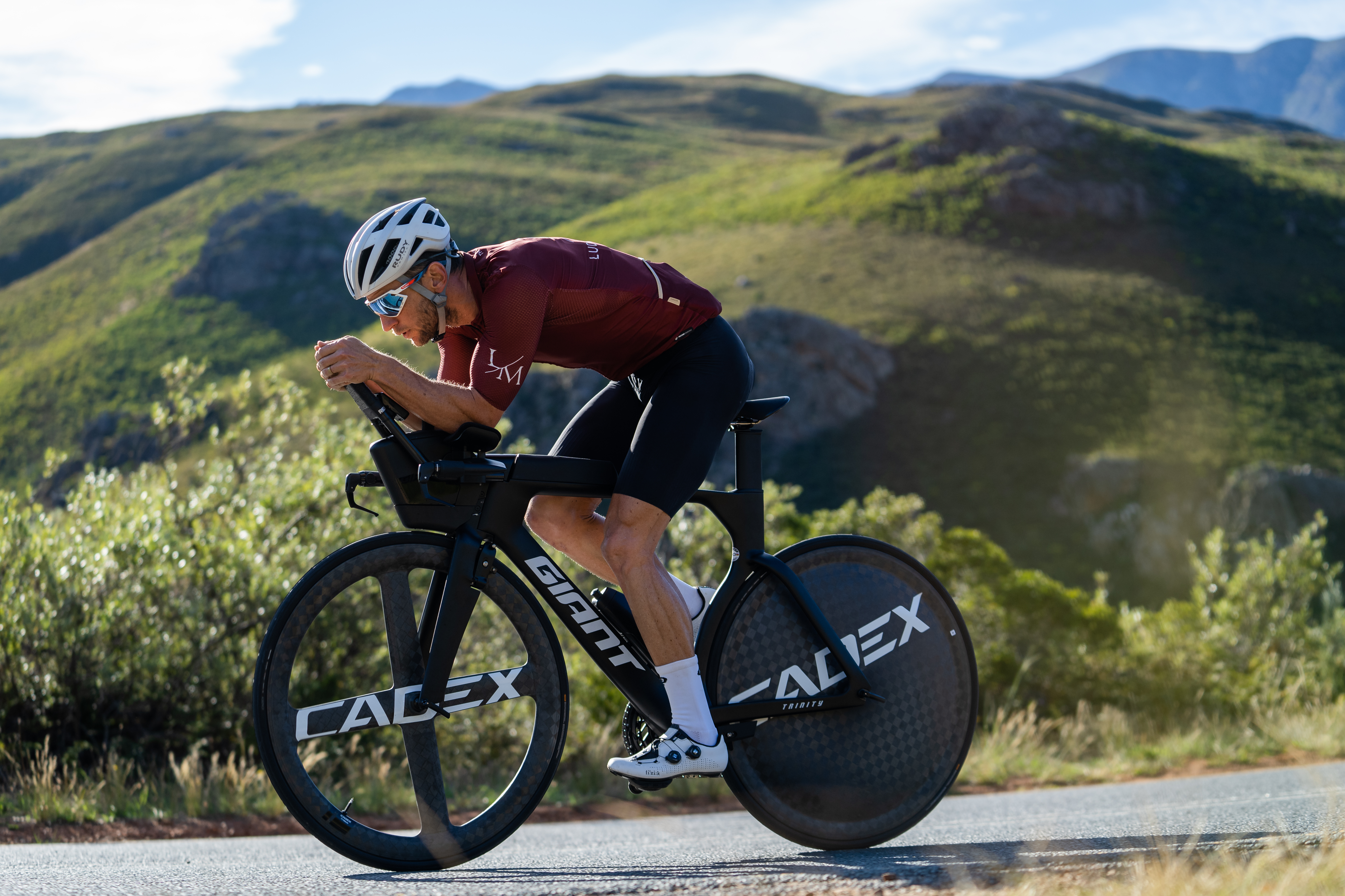 Bradley Weiss Signs for Giant Bicycles 